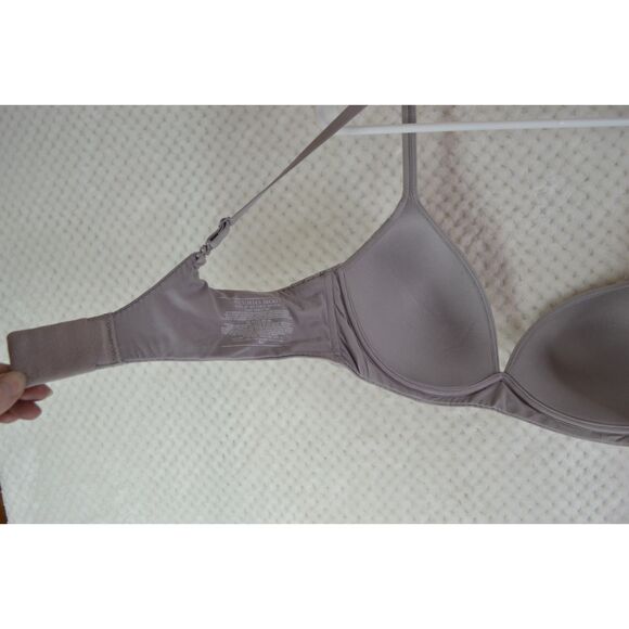 Victoria's Secret Women's 36C Body by Victoria Purple Wireless Padded Satin Bra - Picture 7 of 9